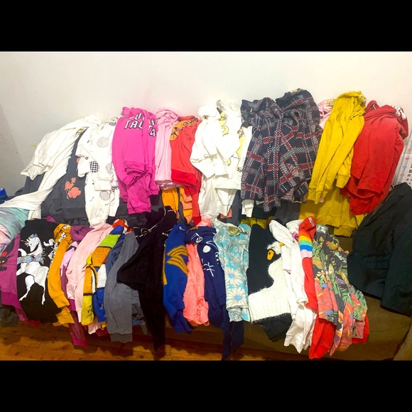 sweater size xs and s in excellent condition - Picture 1 of 8